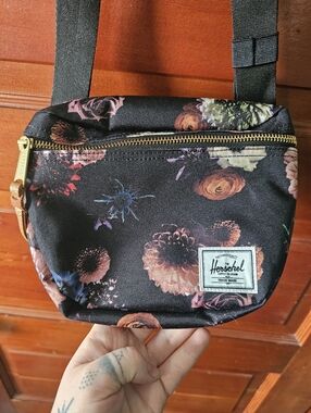 Herschel Floral 2L Fannypack Crossbody Bag